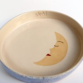 sleeping-moon-plate